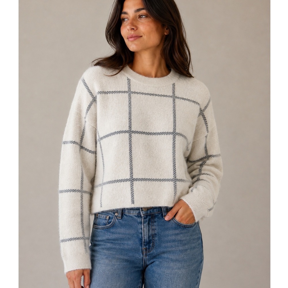 Cyrus Womens Cream Navy Windowpane Plaid Fuzzy Knit Crewneck Sweater Large